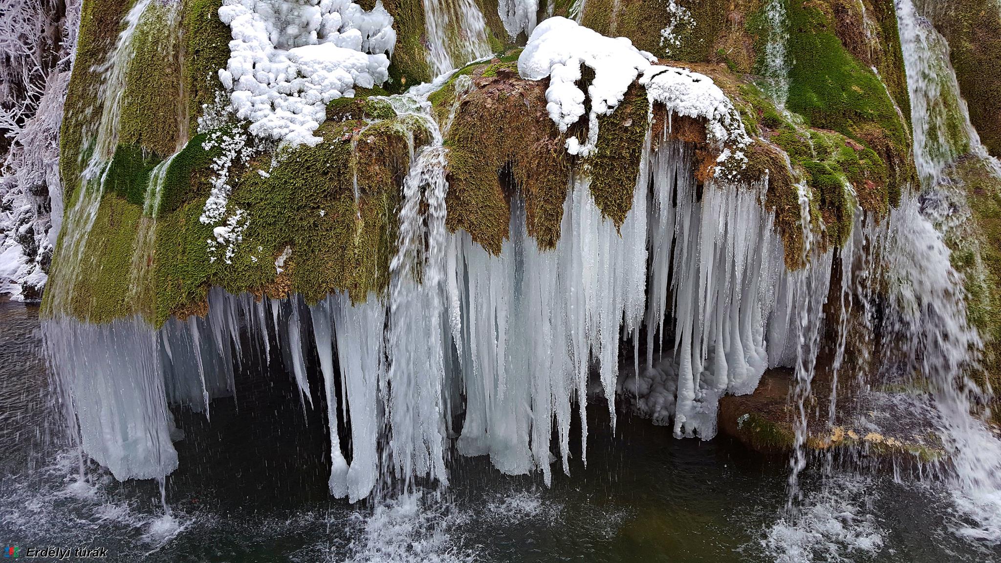 Кремасто неро водопад. Каскадный водопад Бигар, Румыния. Водопад Бигар Румыния зимой. Водопад Бигэр. 6. Каскадный водопад Бигар, Румыния.